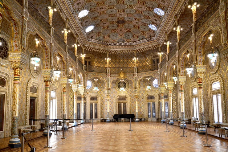 the Moorish Revival Room in the Palacio da Bolsa
