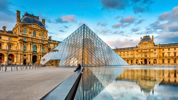 the iconic Louvre Museum, one of the best things to do in winter in Paris.