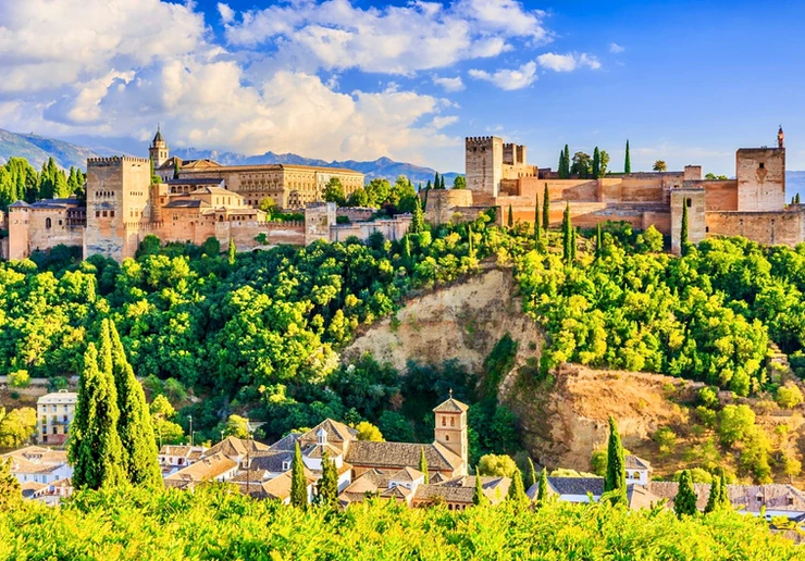 the Alhambra, a must visit landmark that should be on your Spain bucket list